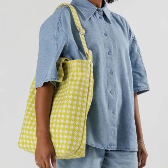 NWT Baggu Duck Bag - Chartreuse Pixel Gingham - Picture 3 of 3